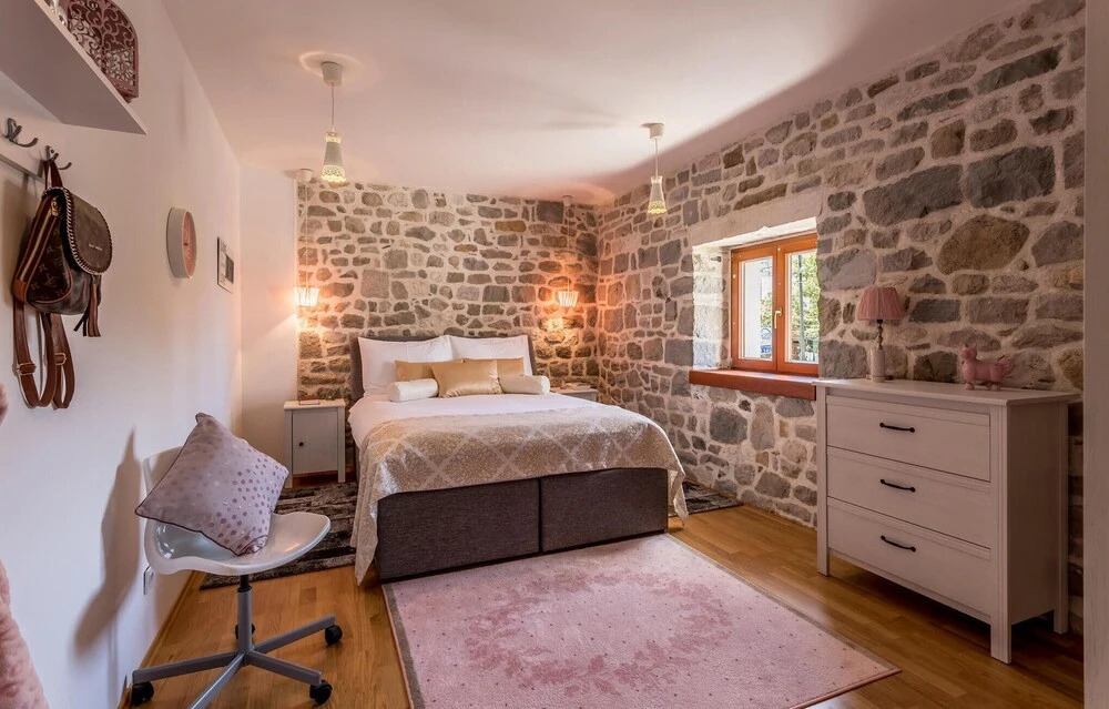 Awesome Home in Solin With 3 Bedrooms, Wifi and Outdoor Swimming Pool