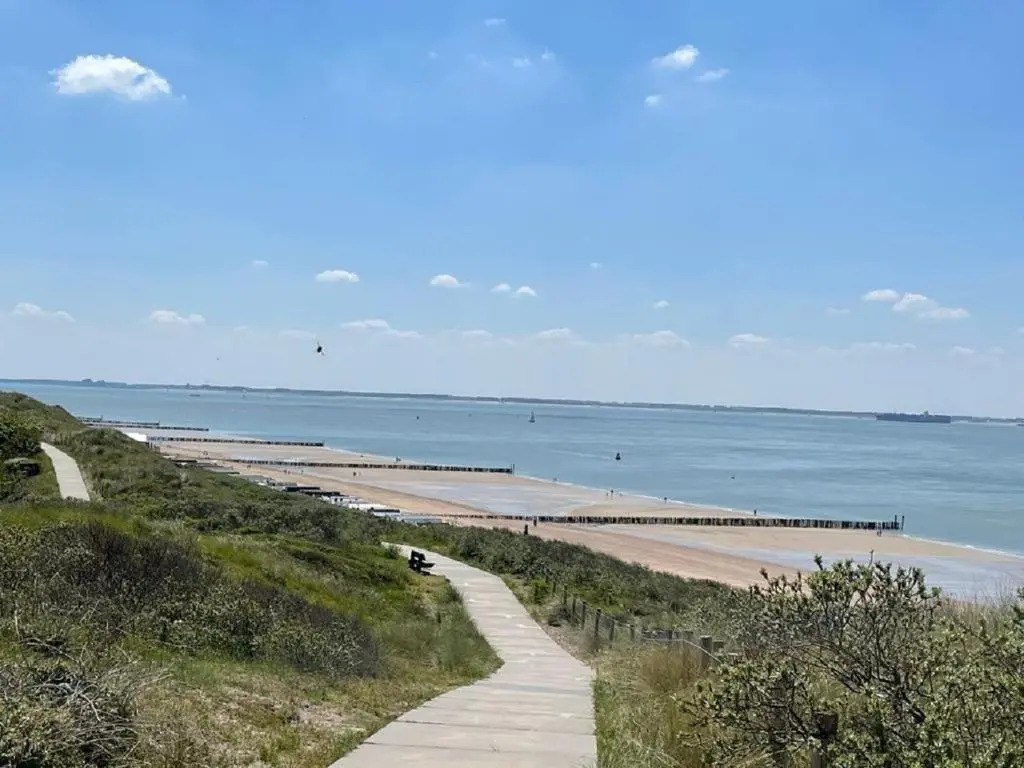 Vakantiehuis aan de duinen Vlissingen VL20