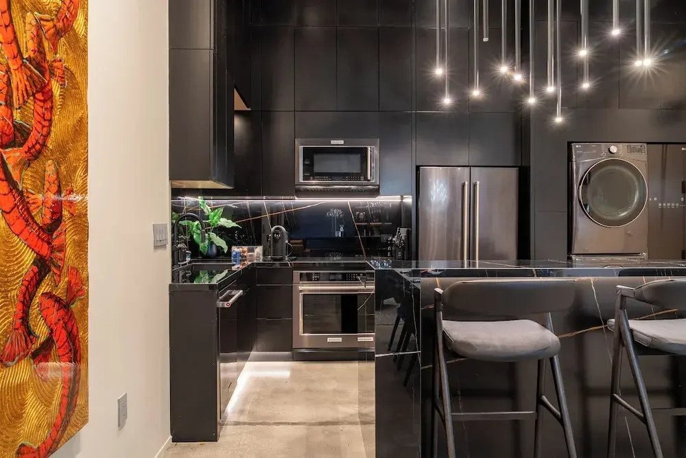 Wynwood Condo, Walk to Restaurants & Nightclubs!