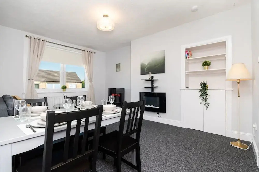3 Bedroom Flat - Free Parking