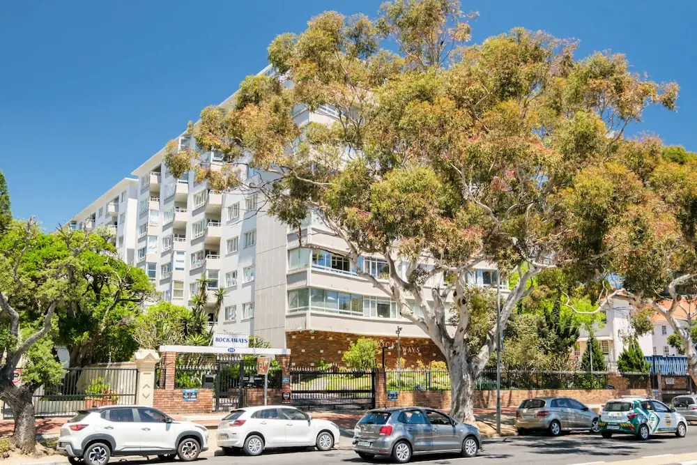 Central Elegant Holiday Rental Between the Points