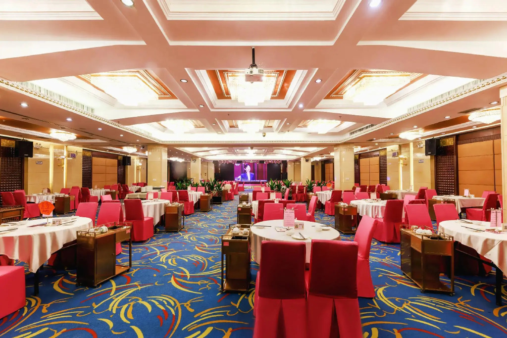 Golden City Hotel