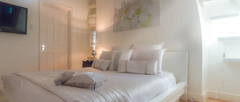 Luxury and Large Private Maisonette