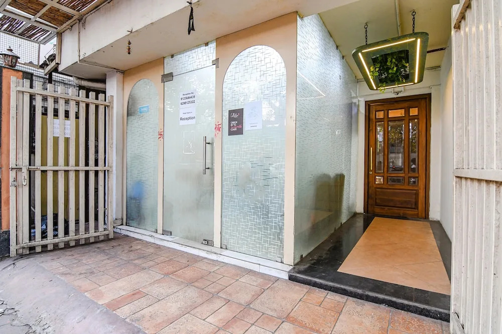 FabHotel Grand Hazra Inn - Nr Ballygunge Station
