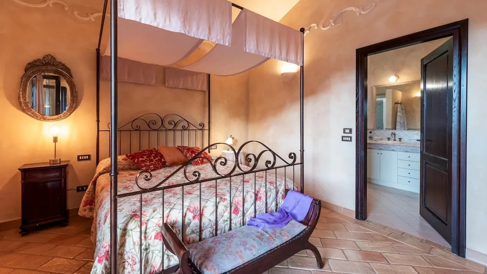 VILLA ISOTTA 8&4, Emma Villas