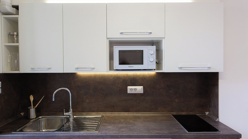 Rental in Rome Karan's Suite Apartment