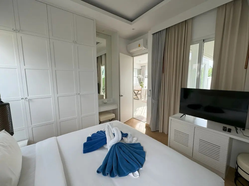 Deluxe pool villa at Kamala Garden View