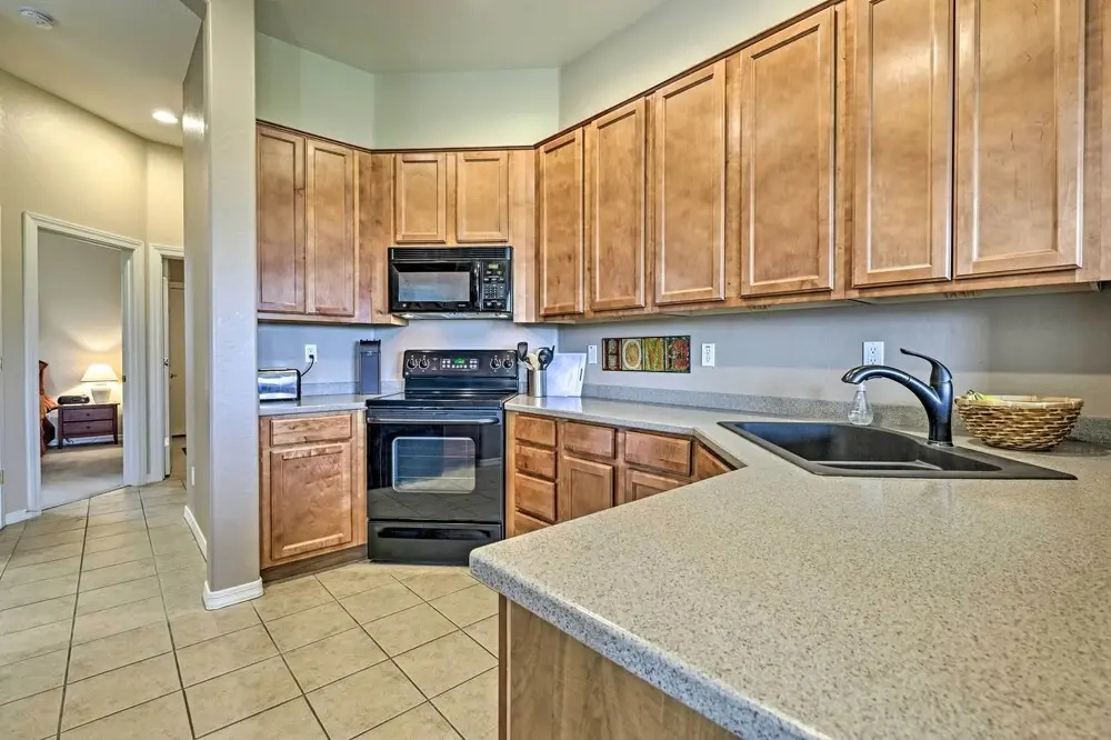 Golf Course View & Pool Access: Gold Canyon Gem