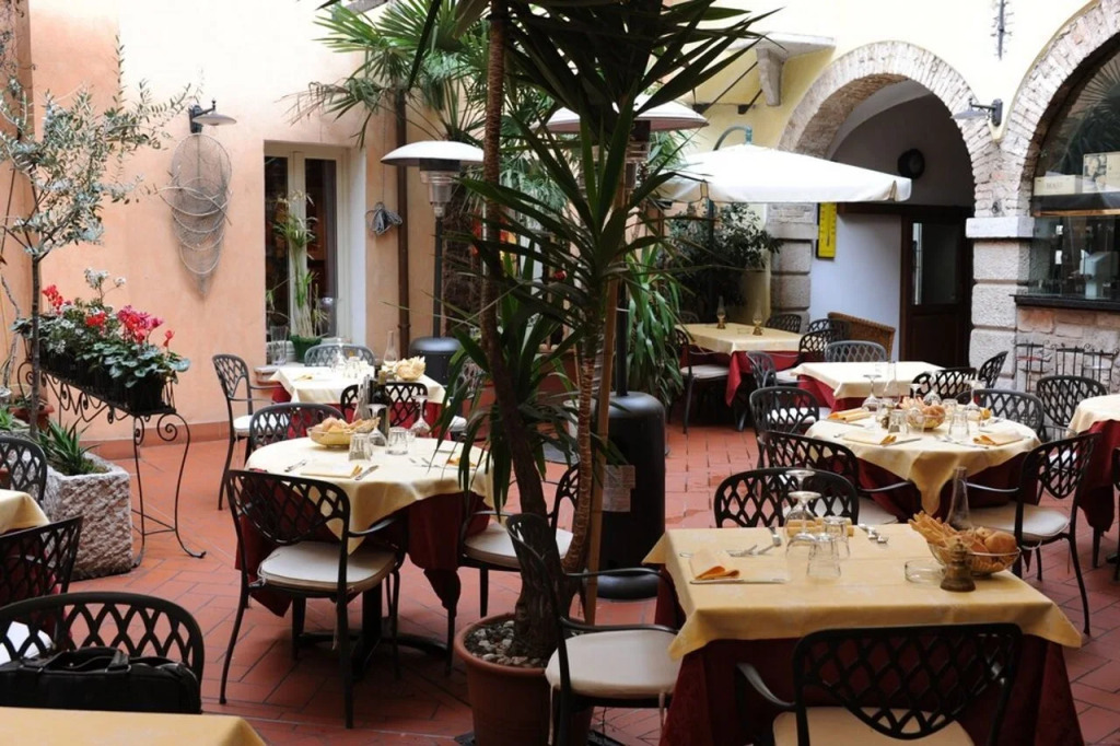 Alessi Hotel Trattoria