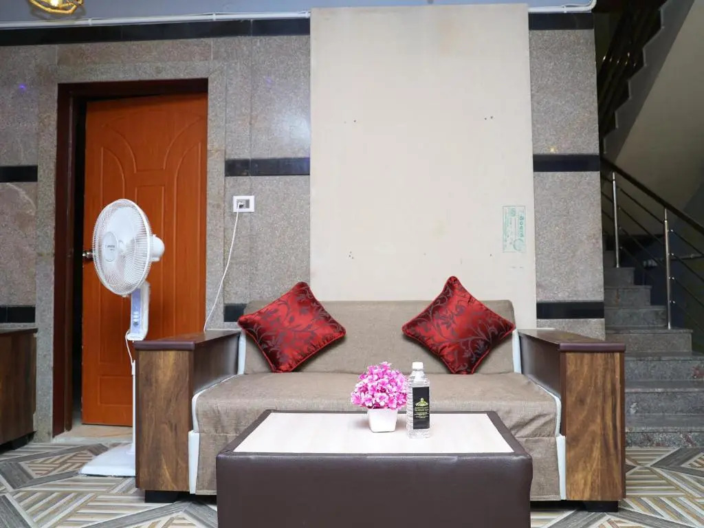 Hotel O by OYO SAS ROYAL GALAXY