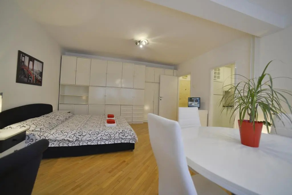 Gaga Apartments