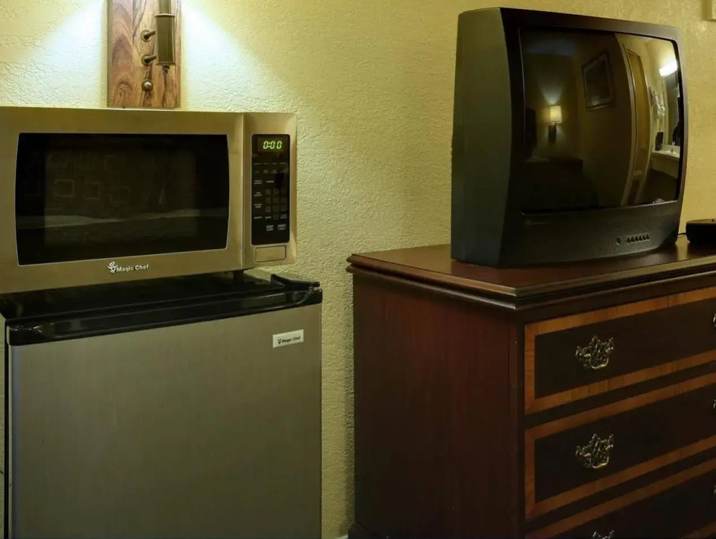 Americas Best Value Inn Comanche