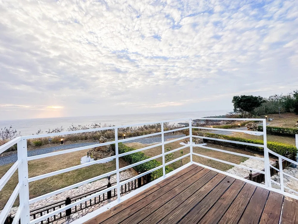 Cliff Villa