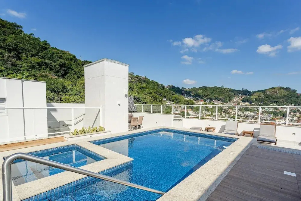 Apartment in the Center With Pool Rri103
