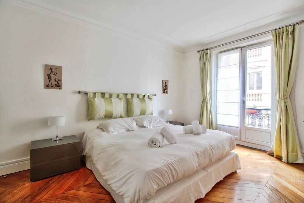 Bright apartment - Victor Hugo