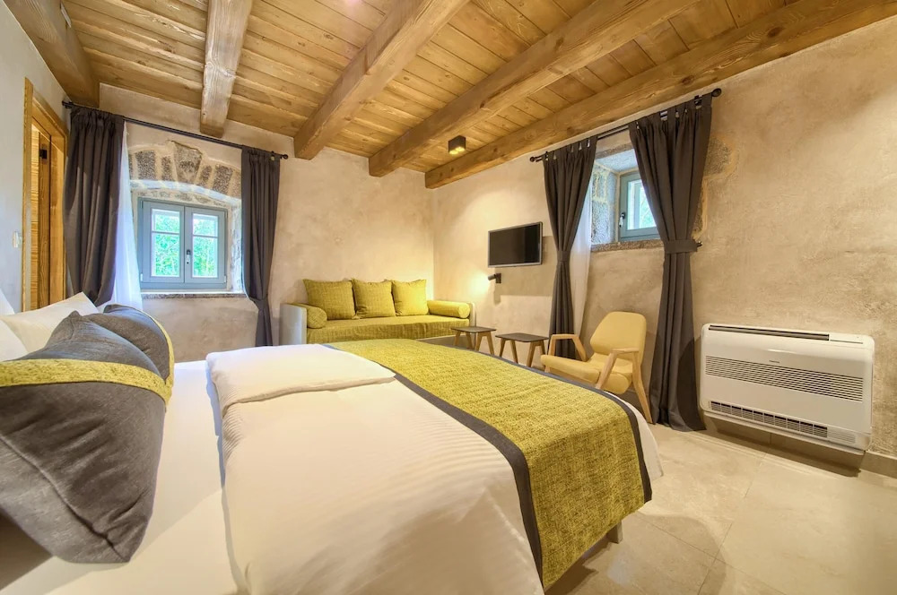 Luxury Jerini Barn