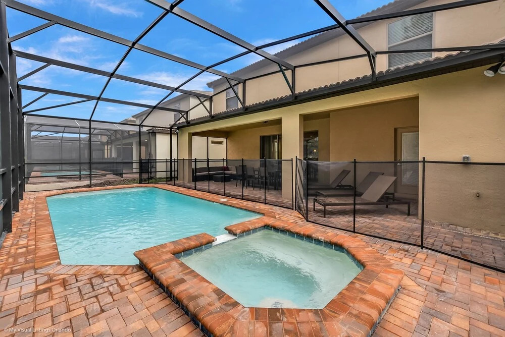 Gorgeous 8br/5ba Windsor at Westside Resort Pool Villa Mins to Disney 1662la