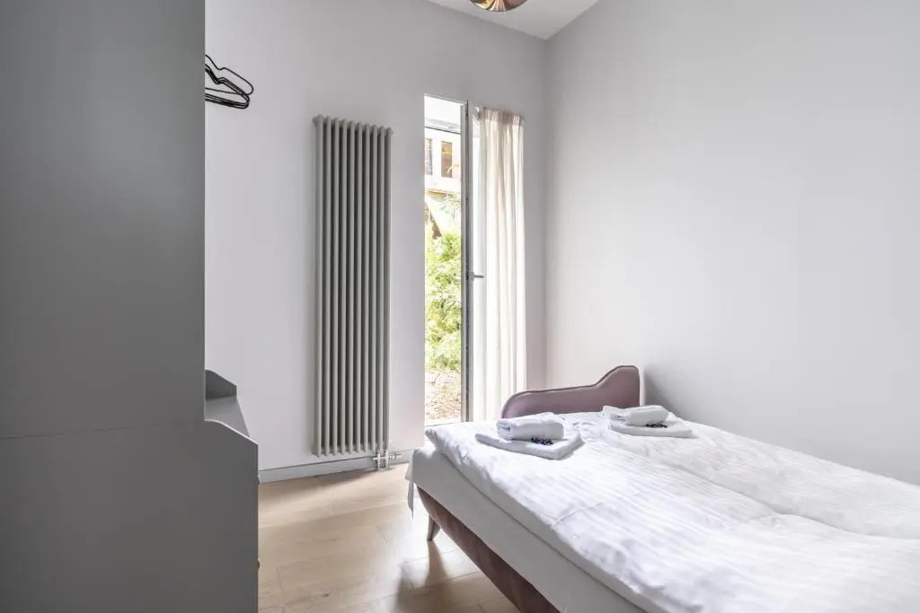 New Comfortable 2 Bedroom Cottage w/Big Terrace