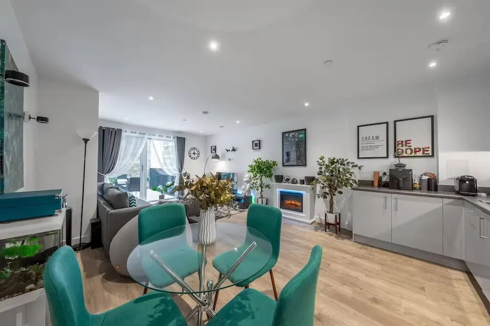 Stylish 1-bed Apt in Harrow With Balcony Near Heathrow and Wembley