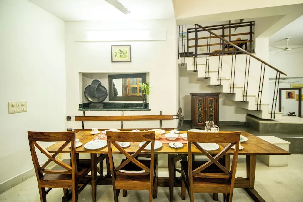 Opulent Antique 6BR Independent Villa in Gurugram