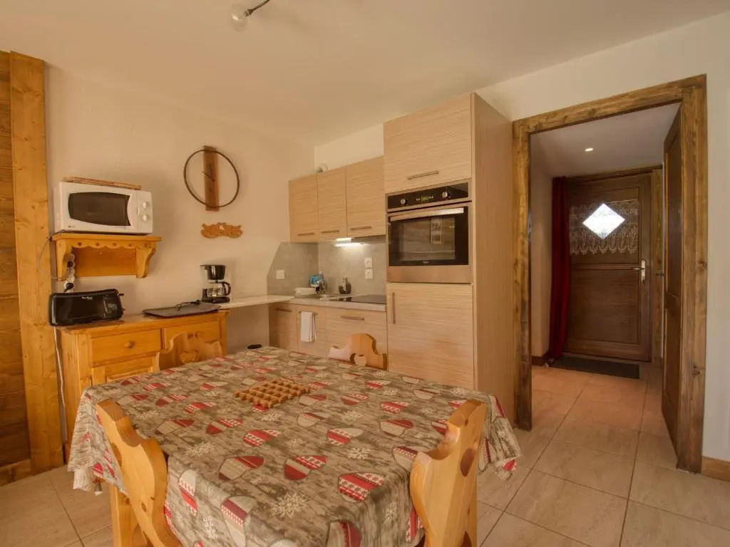 Charmant T3 avec terrasse et vue montagnes, 2 chambres à Morillon - FR-1-642-25