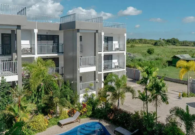 Ocean Breeze Apartment Hotel