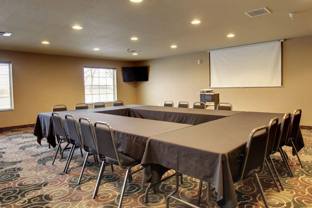 Cobblestone Inn & Suites - Big Lake