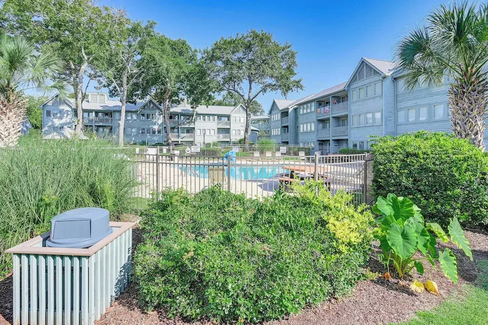 Beach & Pool Access: Resort-style Myrtle Beach Gem