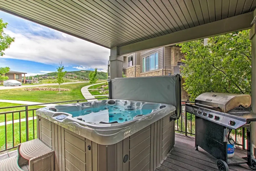 Edgewater Townhome ~ 7 Mi to Snowbasin Resort