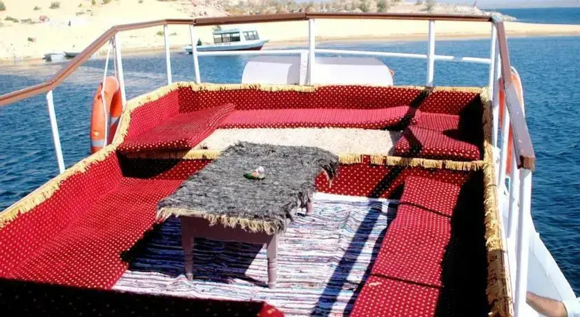 Safari Boat Nubian 1