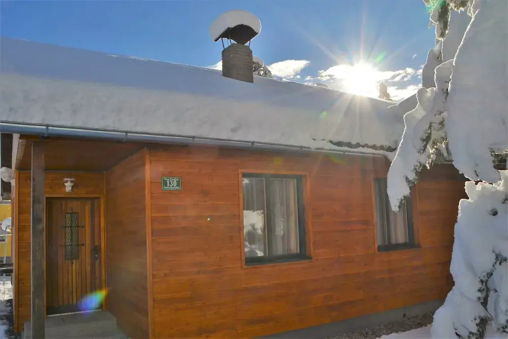 Sunlit Cabin with Jacuzzi in Turracherhohe