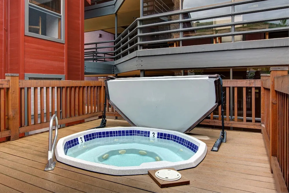 2BR 2BA Silver Cliff Condo by RedAwning