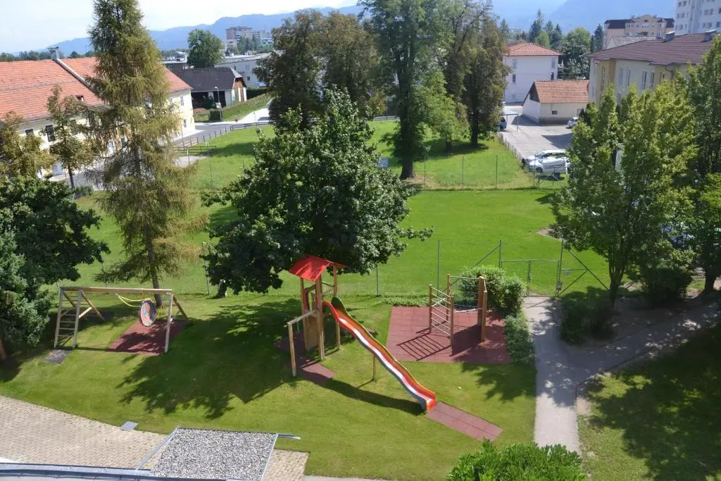 Mladinski dom - Hostel