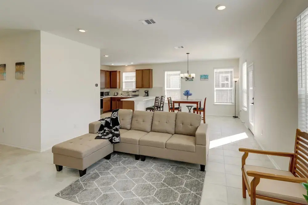 Manor Vacation Rental w/ Yard: 17 Mi to Austin!