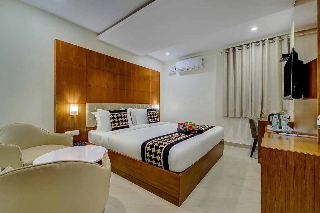 Collection O 77042 Tetrad Hotel (Kanaka Grand)