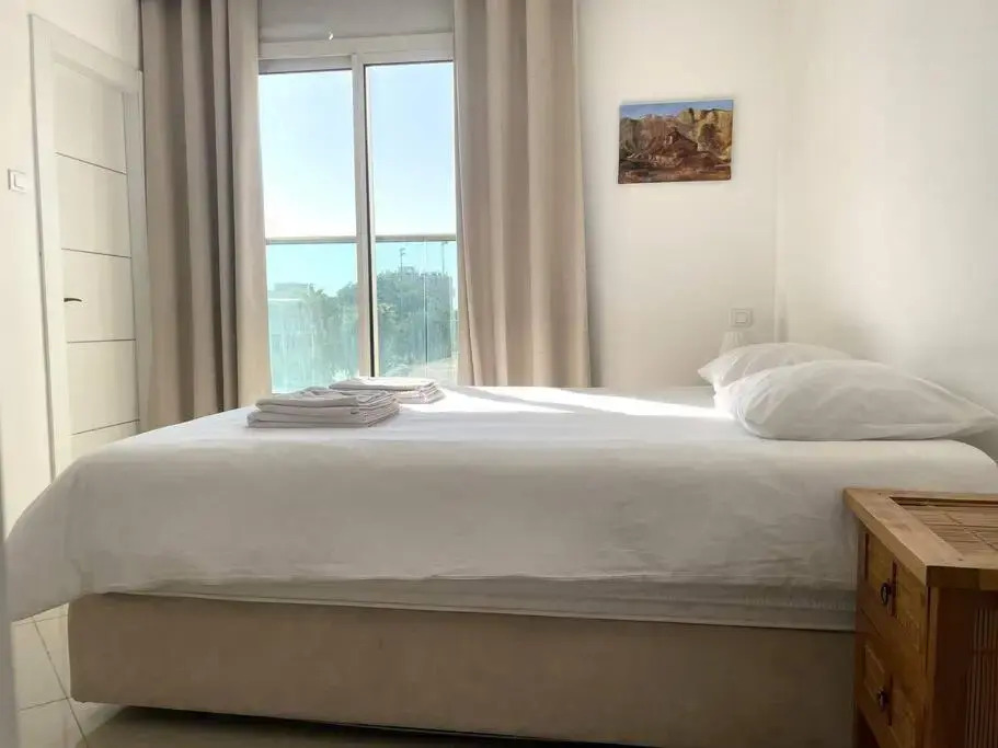 Sunny 3BR Apartment Golf Residence