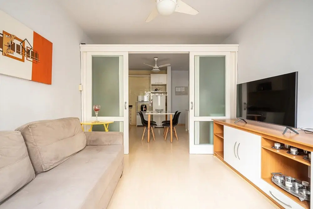 Well Equipped apt in BC Center 300m fr/ sea Ecp055