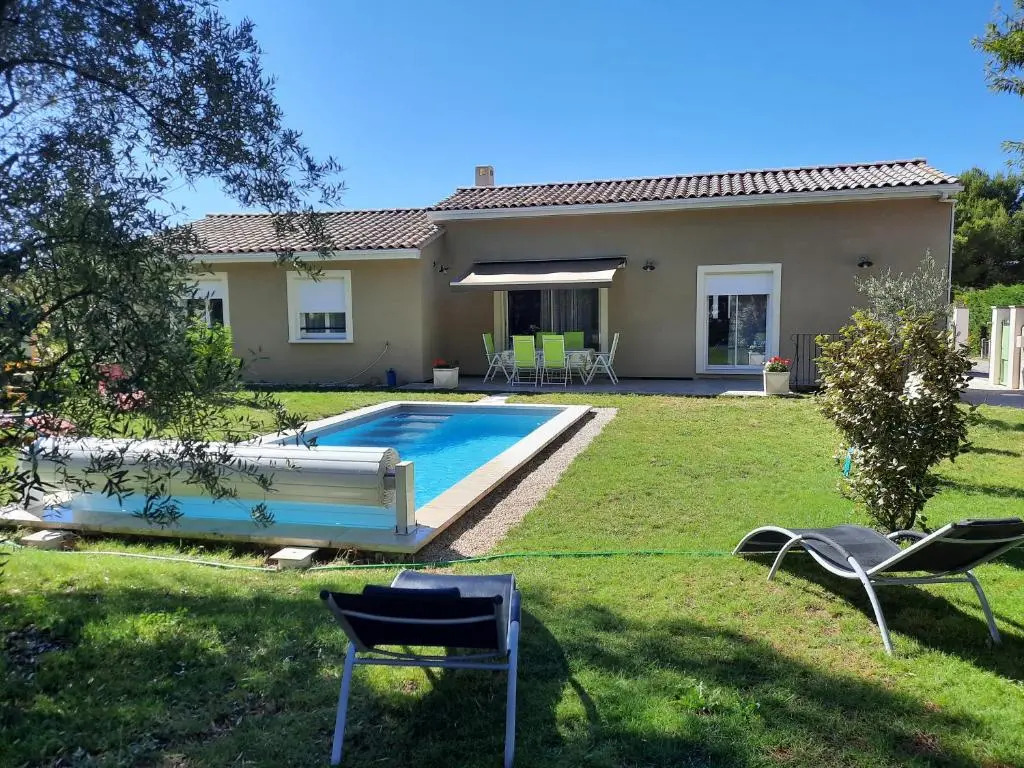 Jolie Maison Familiale Climatisée Avec Piscine Chauffée, Vue Sur Le Luberon, Située Aux Taillades, 6 Personnes Ls2-317 Bureu
