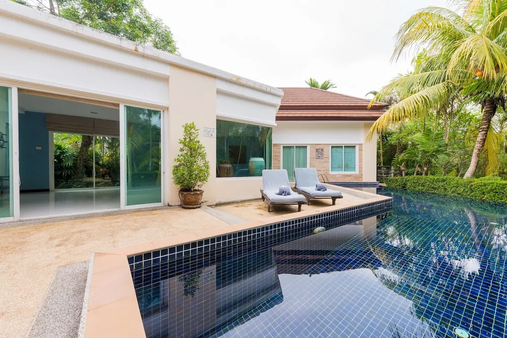 Lespalm Villa Waterfall Phuket