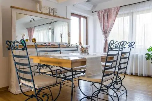 Silvia's Apartment