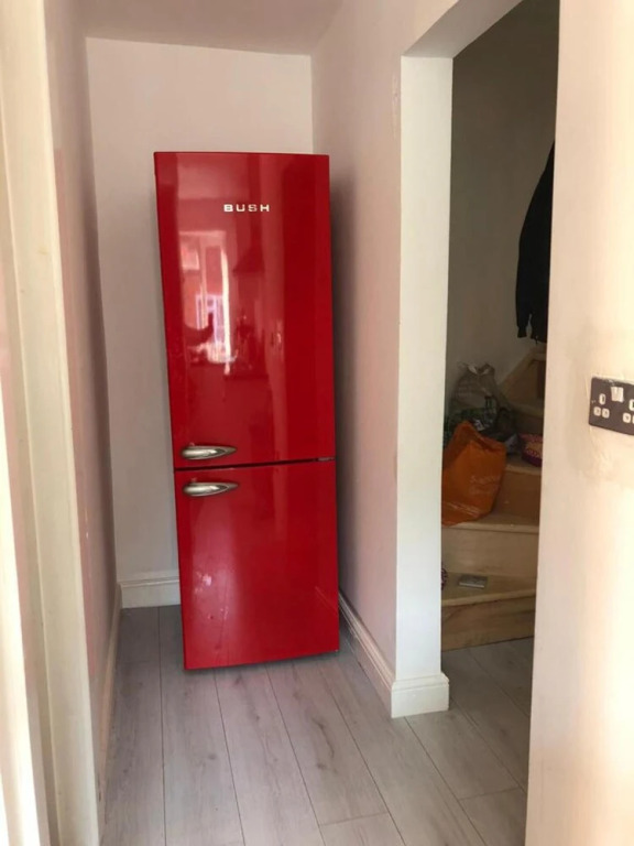 Immaculate 2-bed House in High Wycombe Hp14