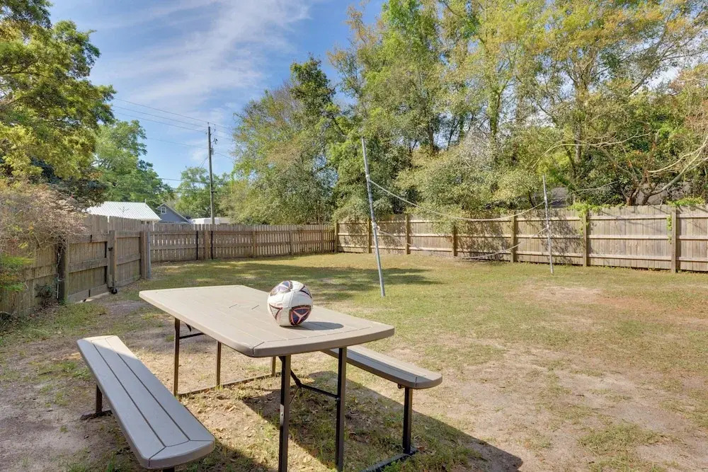 Vibrant Pass Christian Oasis - 3 Blocks to Beach!