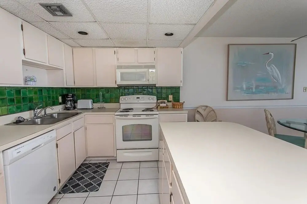Royal Garden Resort 1605 2 Bedroom Condo by RedAwning