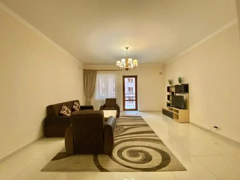 Northern Avenue 2 Bedroom Deluxe Apartment With Balcony HH666