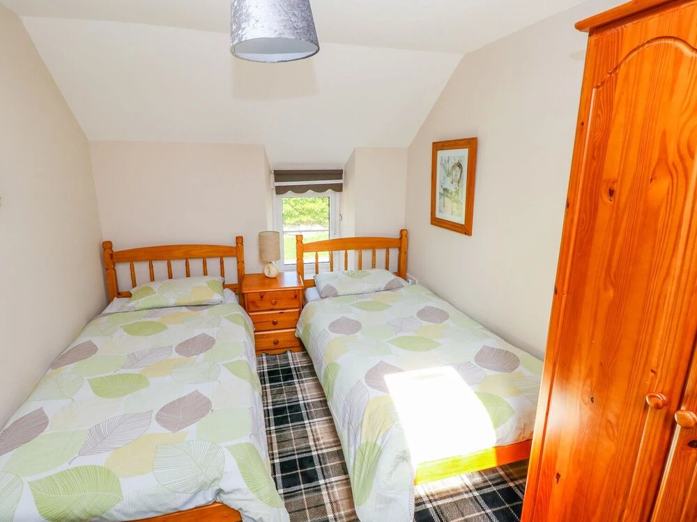 Vineyard Vale 8