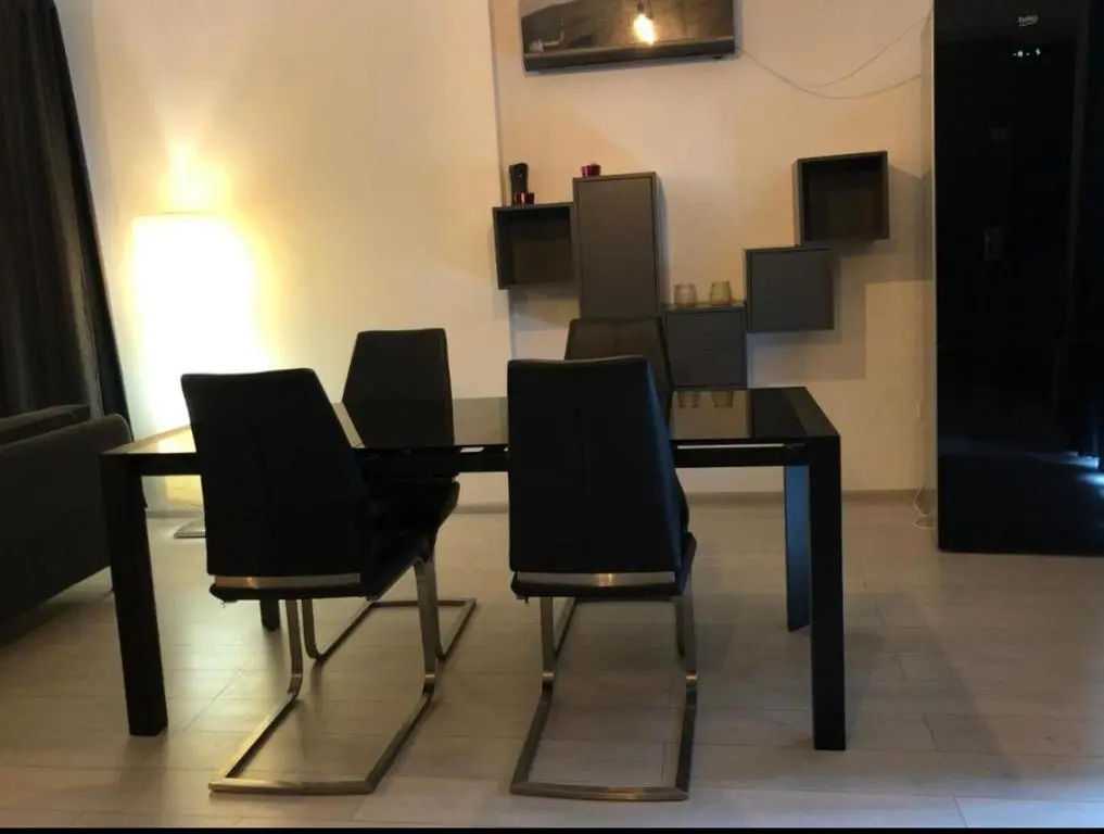 LUXURY APARTMENT III g