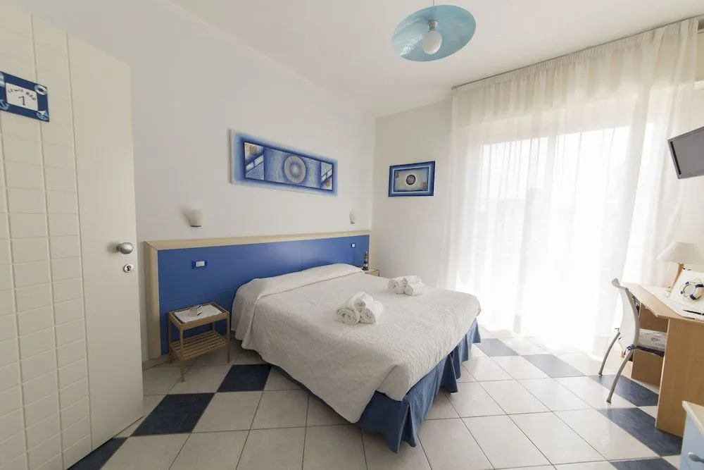 Lewis Rooms Poetto Beach