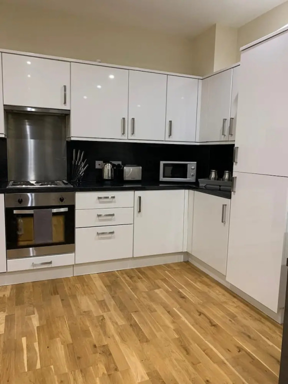 Unique & Stylish 2 Bed Apartment