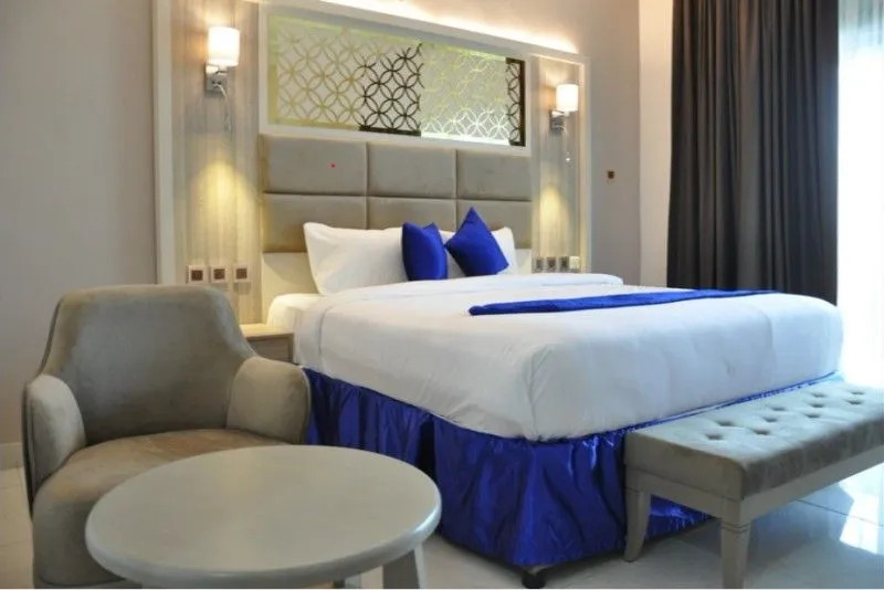 Springhill Hotel & Suites