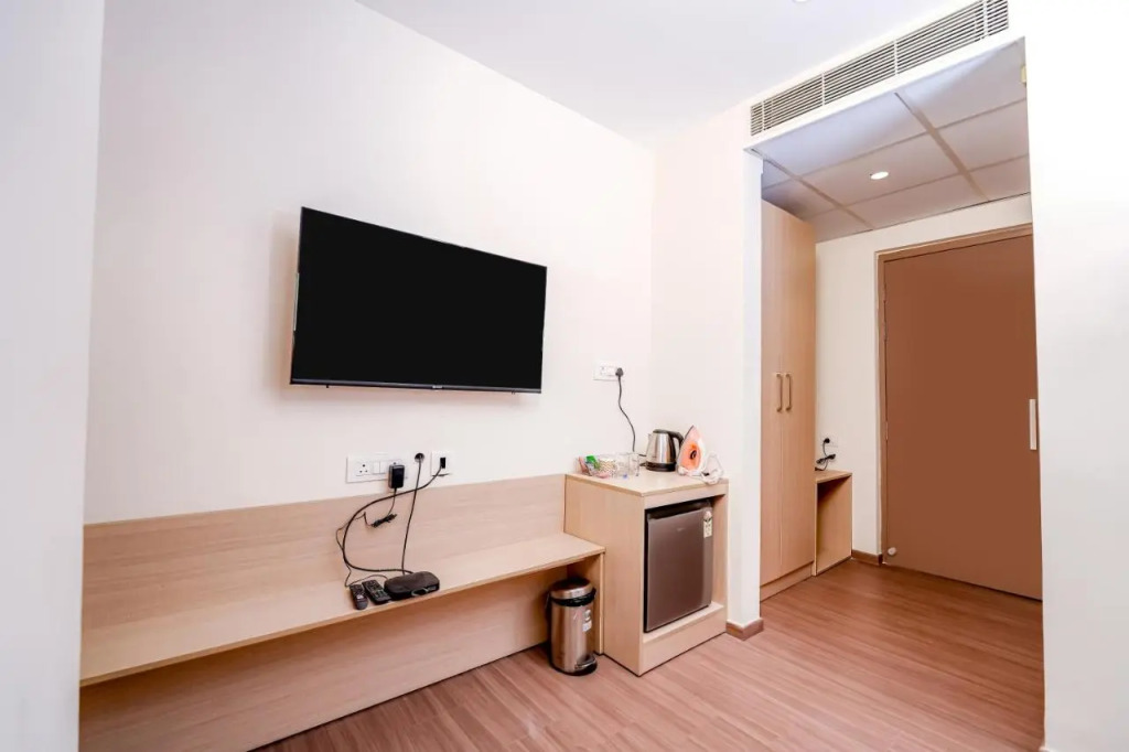 The Vantage Inn, near US Consulate Gachibowli Hyderabad